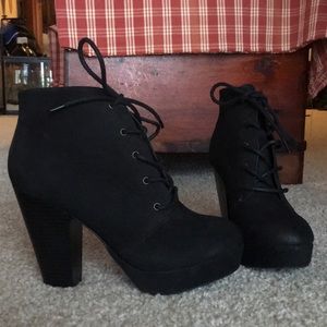 Laced black heels